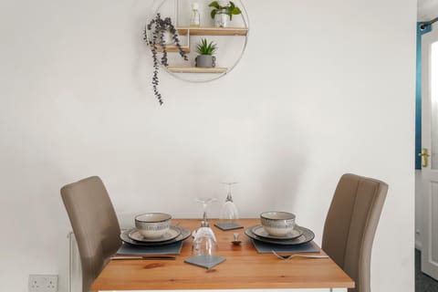 1 bedroom flat Aylesbury, Private Parking, Fowler rd Apartment in Aylesbury