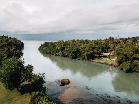 Bird's eye view, River view, Sea view, Location