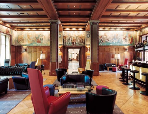 Lounge or bar, Food and drinks, Seating area