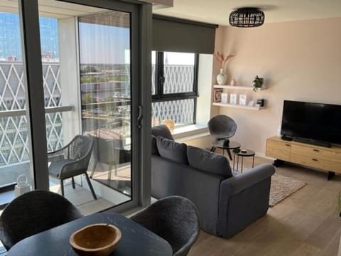 TV and multimedia, Balcony/Terrace, Living room, Seating area