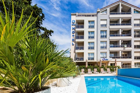 Property building, Swimming pool