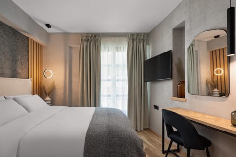 Bed, TV and multimedia, Photo of the whole room