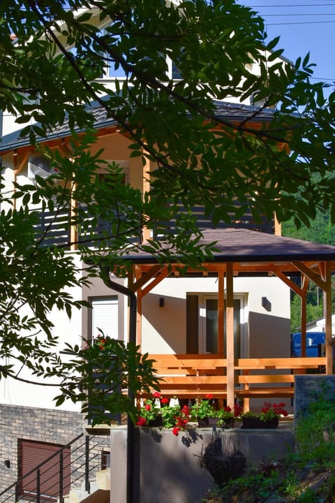 Property building, View (from property/room), Balcony/Terrace