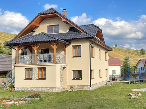Property building, Day