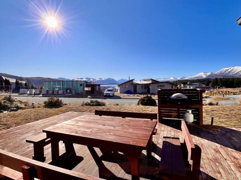 Patio, BBQ facilities, Seating area, Lake view, Mountain view