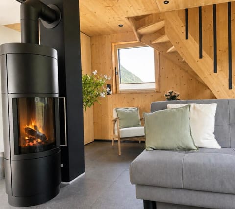 Living room, fireplace, fireplace
