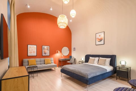 Bed, Living room, Photo of the whole room, Seating area, Bedroom