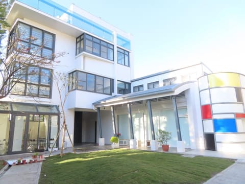 Property building, Facade/entrance
