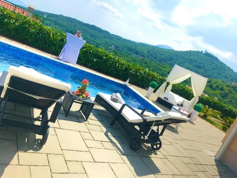 Patio, Swimming pool