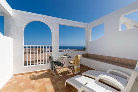 Day, Natural landscape, Balcony/Terrace, Sea view