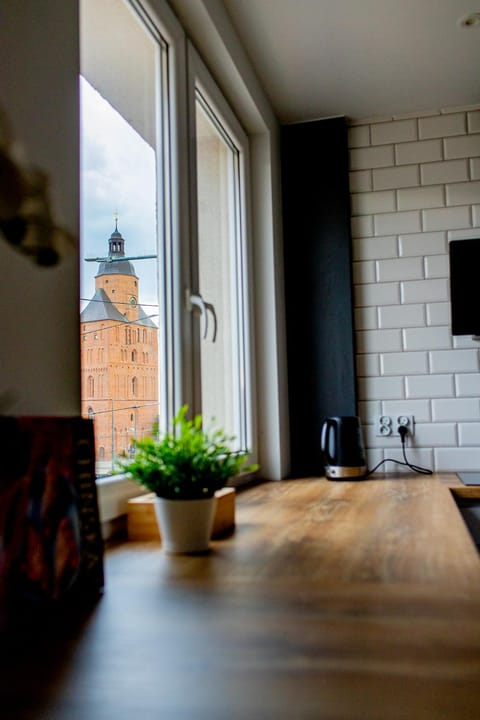 Restaurant/places to eat, City view, Entertainment, Location, ATM