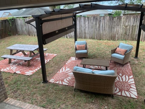 D's Florida-Alabama Vacation Home Sleeps 14 Guests Villa in Bellview