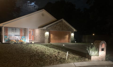 D's Florida-Alabama Vacation Home Sleeps 14 Guests Villa in Bellview