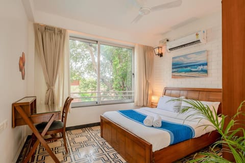 Bed, Bedroom, Pool view