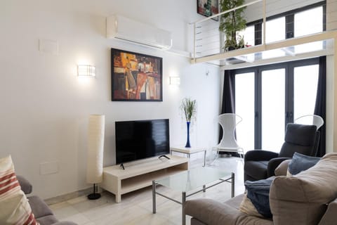 TV and multimedia, Living room, air conditioner