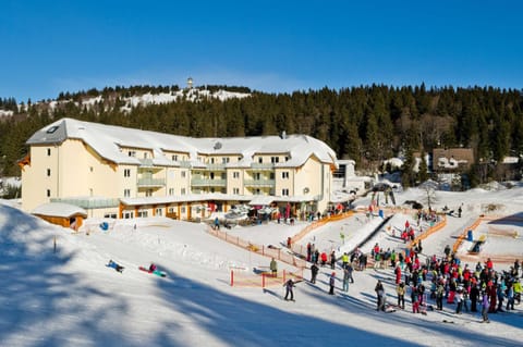 Property building, Day, Natural landscape, Winter, Skiing