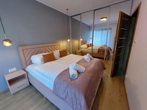Bed, Balcony/Terrace, Photo of the whole room, Bedroom, furniture, internet, towels, wardrobe, dryer