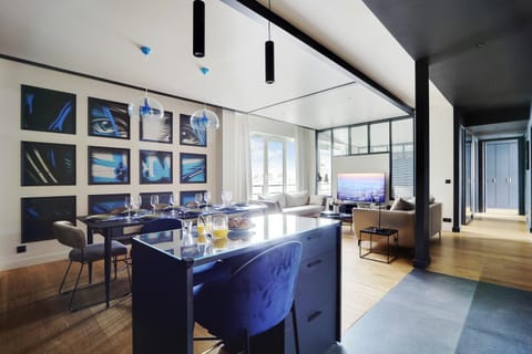 TV and multimedia, Seating area, Dining area, Meeting/conference room