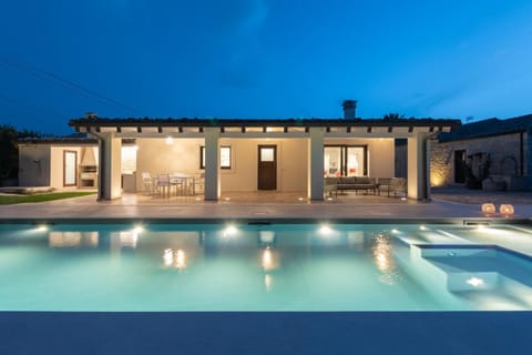 Property building, Patio, Swimming pool