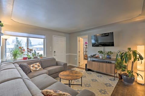 2 Mi to Dtwn Home with Hot Tub in Denver! House in Edgewater