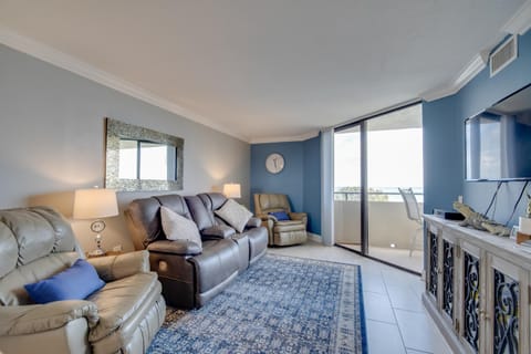 Remarkable Hudson Condo with Coastal Views! Apartment in Hudson