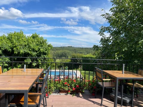 Property building, Restaurant/places to eat, Balcony/Terrace, Seating area, Pool view, Pool view, Swimming pool, Swimming pool, Breakfast