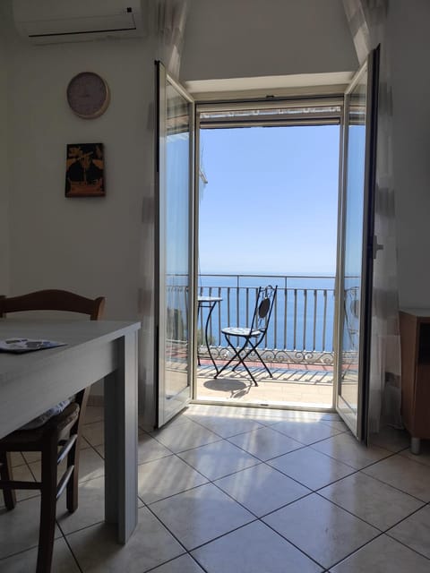 DACHI HOLIDAY HOUSE House in Amalfi