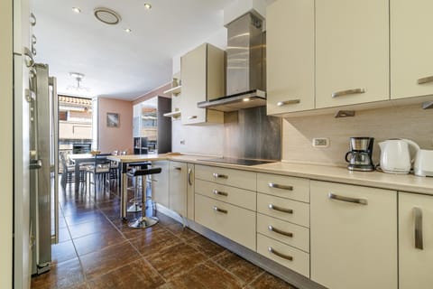 Dining area, dishwasher, oven, stove