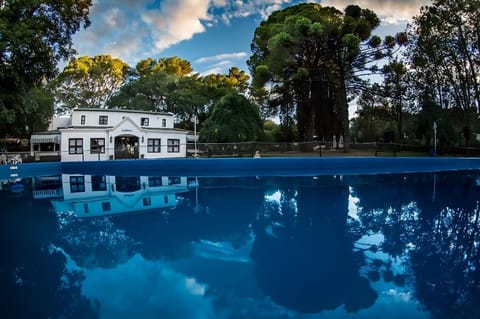 Property building, Day, Garden view, Pool view, Swimming pool