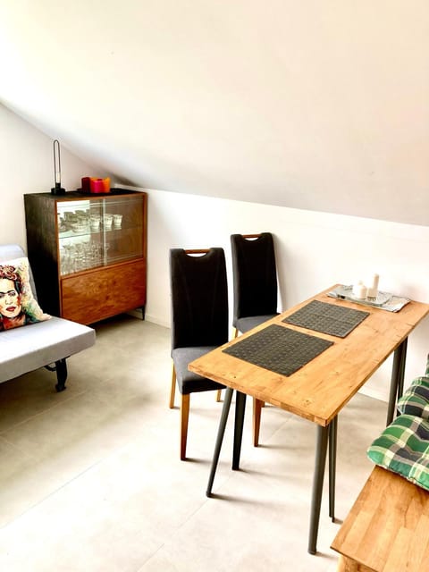 Apartament z Jaskółką piętro- duży 90 m2 plus taras Apartment in Pomeranian Voivodeship