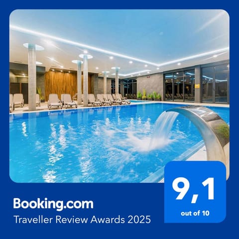 Pool view, Swimming pool, sunbed