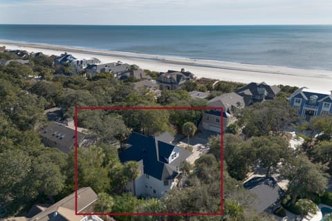 Steps from the Sand 2nd Row Pool & Hot tub House in North Forest Beach