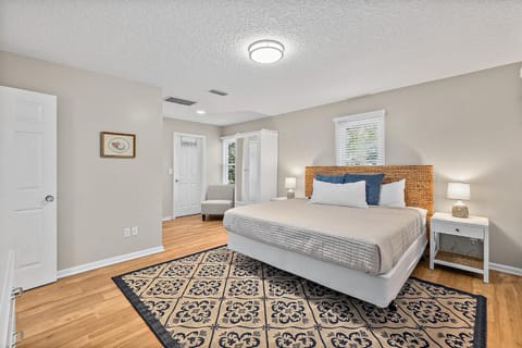 Fullerwood Park Retreat, 5 min to Downtown, Sleeps 6 House in Saint Augustine