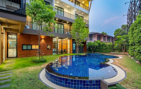 Property building, Day, Garden, Garden view, Pool view, Swimming pool