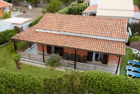 Property building, Neighbourhood, Garden, Balcony/Terrace, Other, Area and facilities