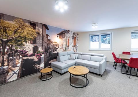 Communal lounge/ TV room