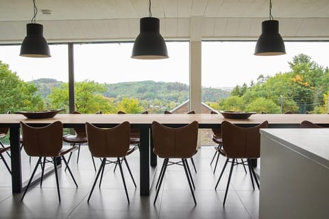 Genieten in La Roche House in Wallonia, Belgium