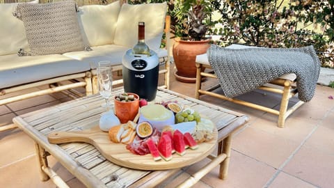 Off site, Lounge or bar