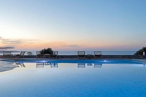 Property building, Lounge or bar, Swimming pool, Sunrise, Sunset