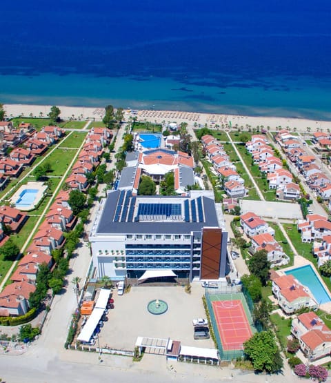 Facade/entrance, Bird's eye view, Pool view, Sea view, Street view, Area and facilities