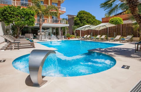 Property building, Swimming pool