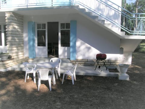 Property building, Patio, Day, Garden, View (from property/room), Dining area, Garden view
