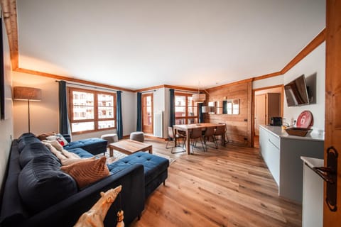 TV and multimedia, Living room, Dining area