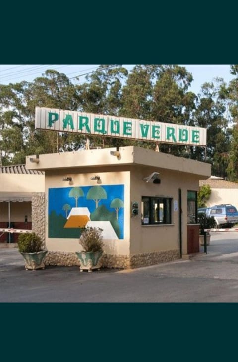 Facade/entrance, Property logo or sign, Lobby or reception, Street view, concierge