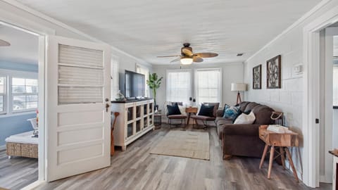 Delmar Dunes by Sand Seeker Vacations House in Laguna Beach