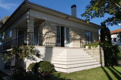 Property building, Day, Garden, Garden view