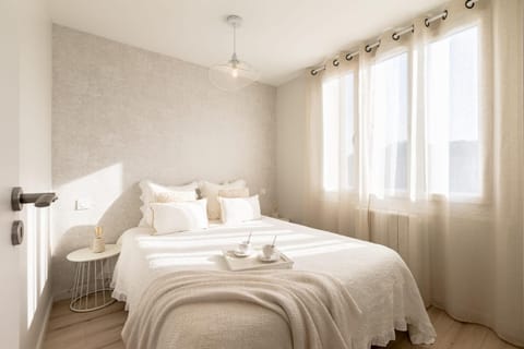 Le Santorin élégant calme parking Apartment in Annecy