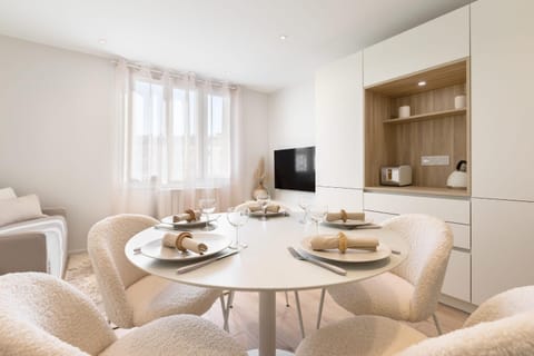 Le Santorin élégant calme parking Apartment in Annecy