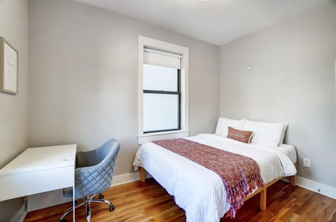 The Republic Retreat Walk to Washington Park! Apartment in Over The Rhine