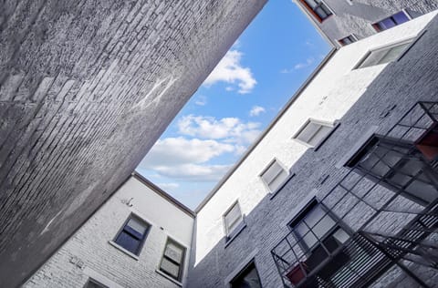 The Republic Retreat Walk to Washington Park! Apartment in Over The Rhine